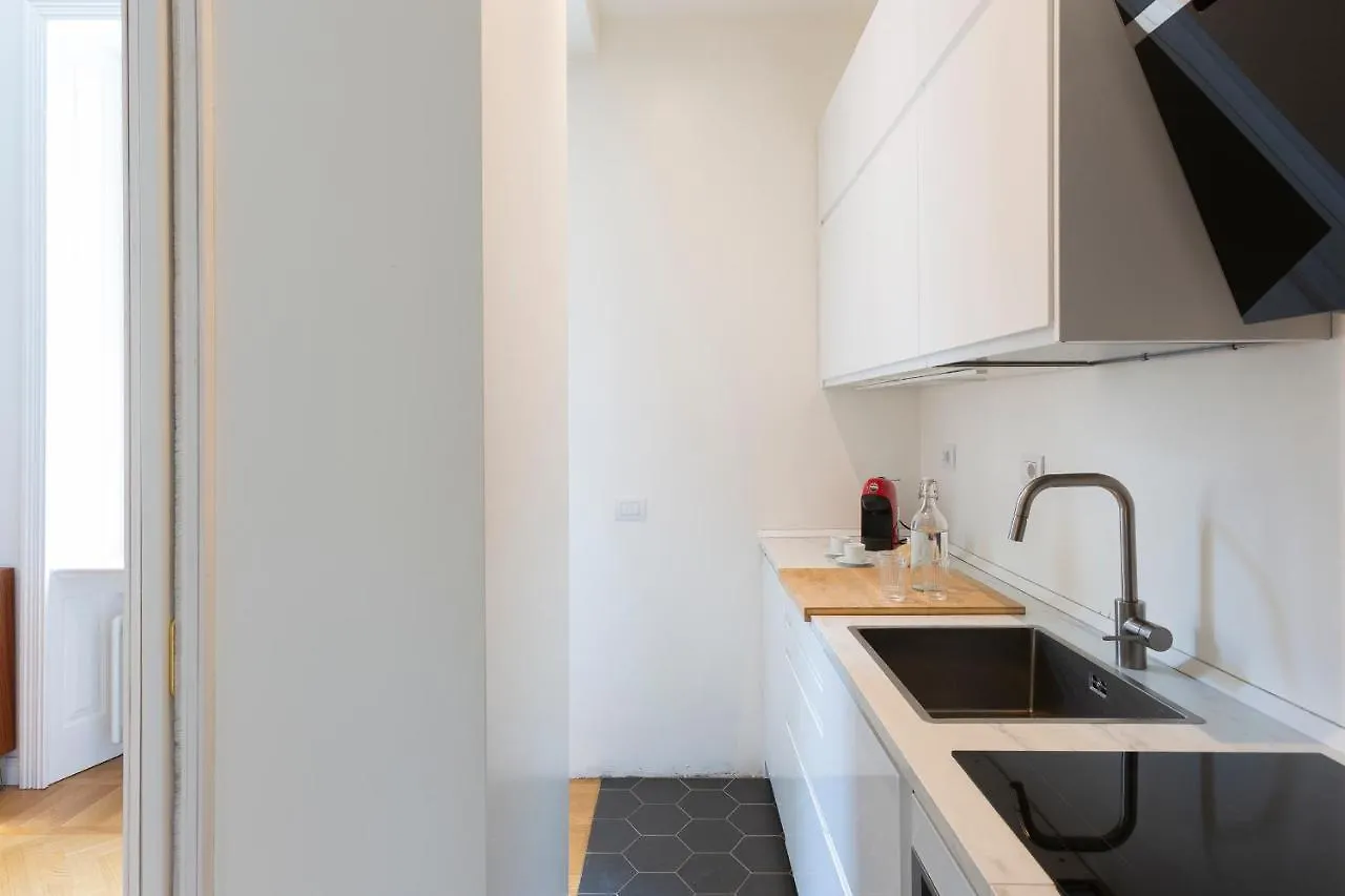 Apartment Elegant And Bright Apartment, Milano Gerusalemme