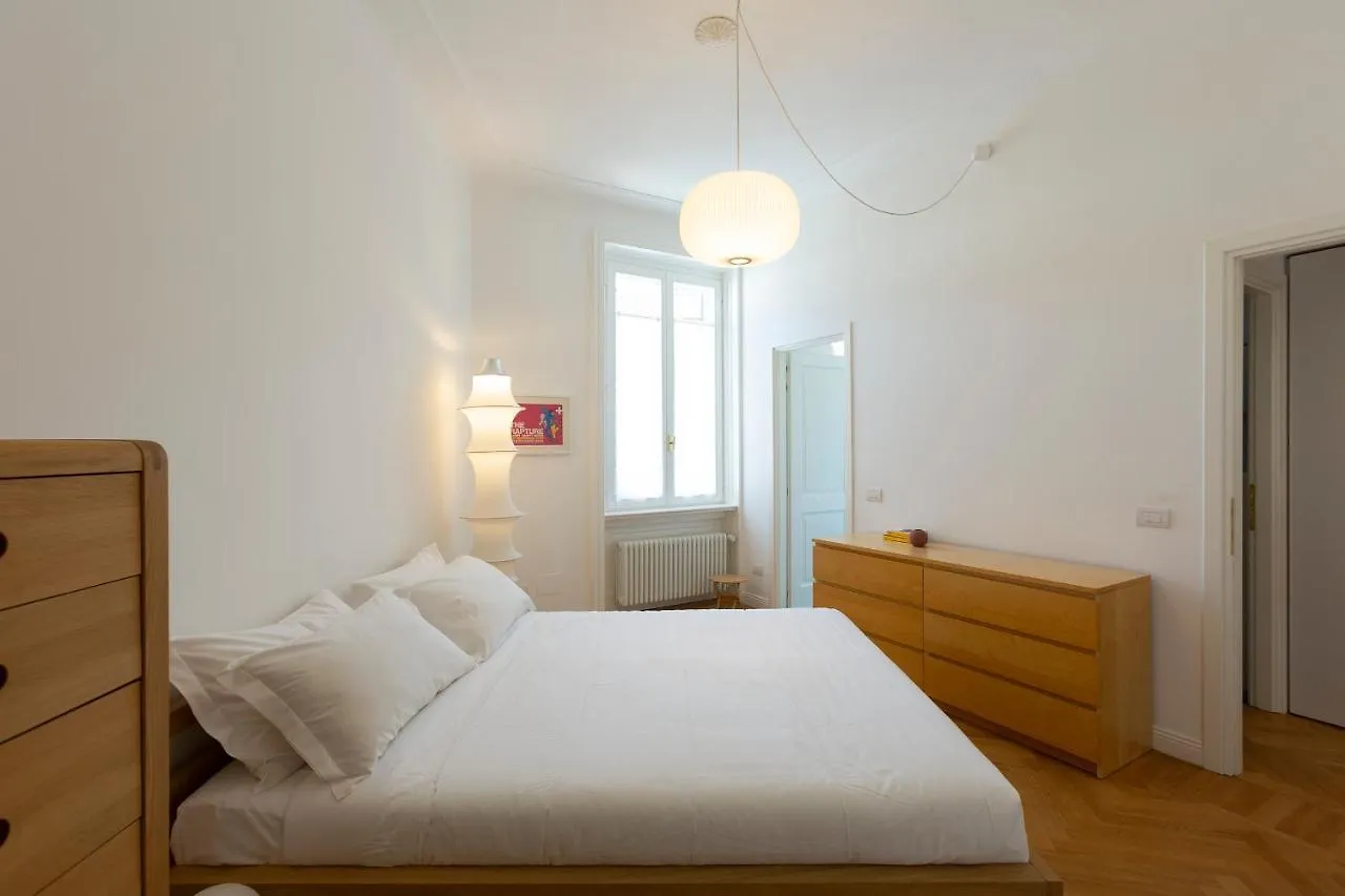 Apartment Elegant And Bright Apartment, Milano Gerusalemme Italy
